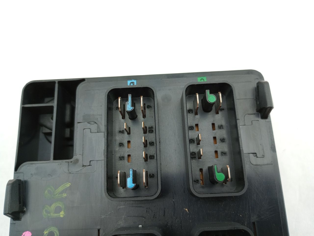 Jaguar XK8 Rear In-trunk Fuse Relay Box