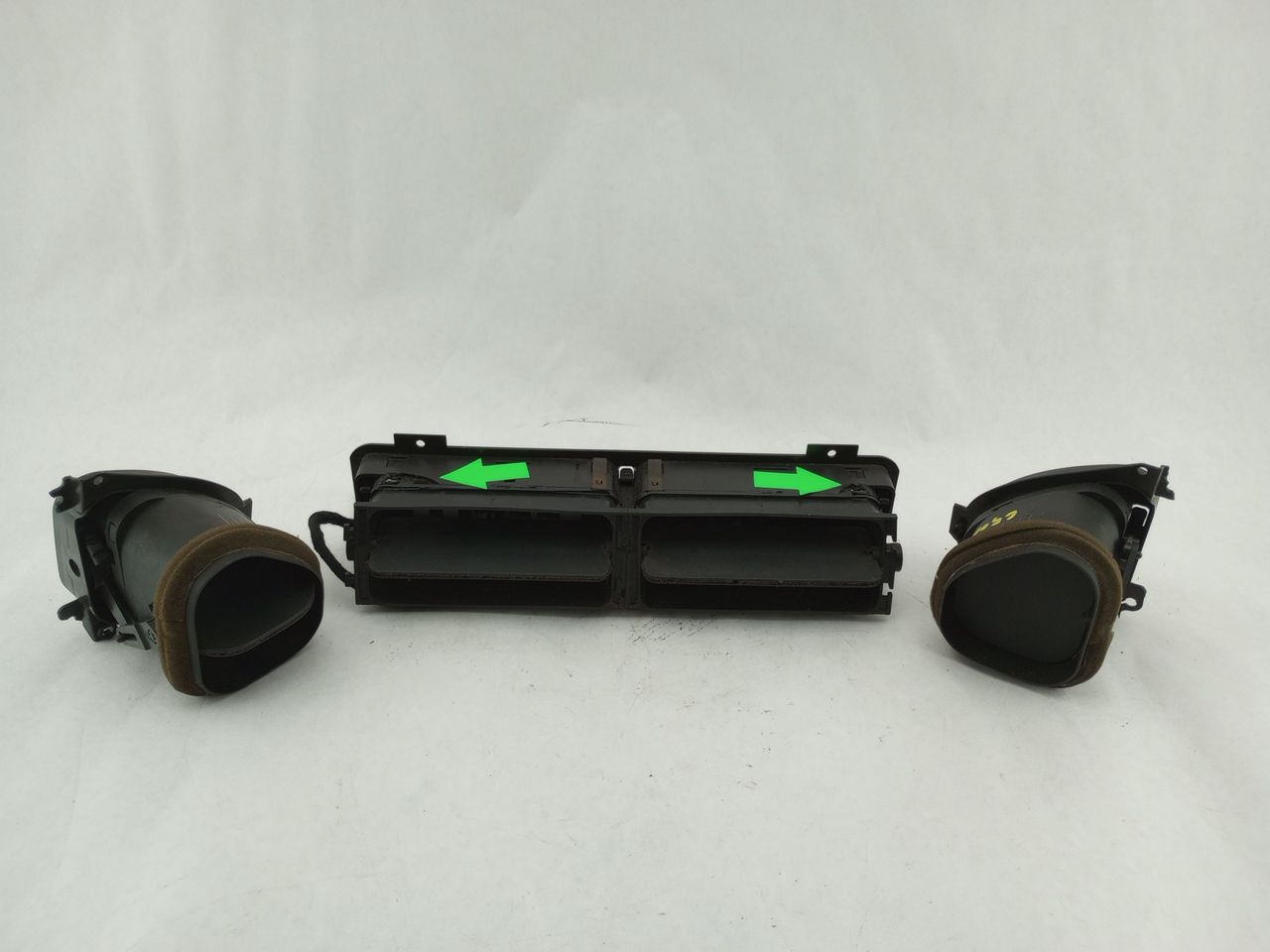 Jaguar XK8 Set Of Dash Air Vents - 0