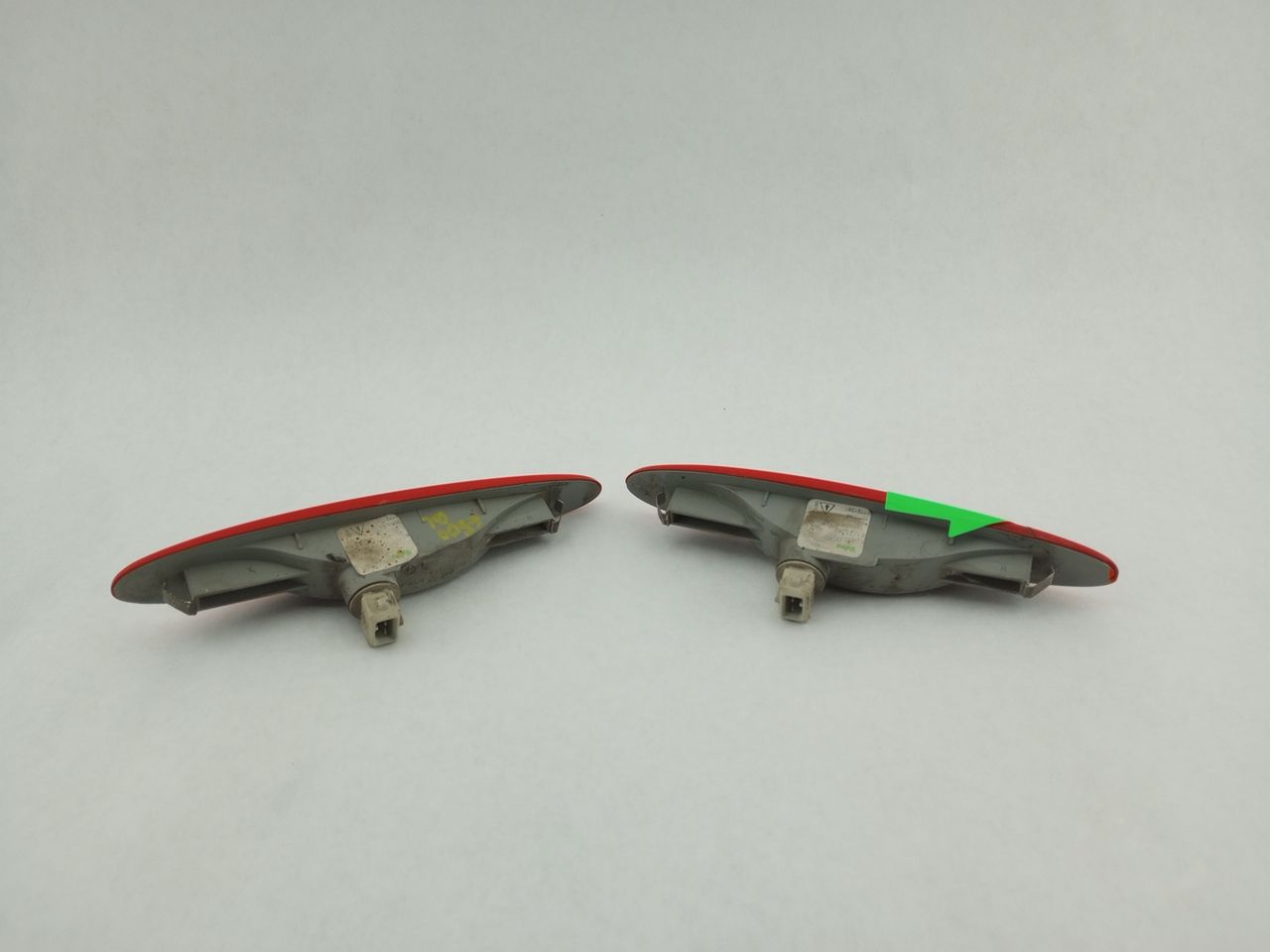 Jaguar XK8 Pair Of Rear Side Marker Lamps - 0