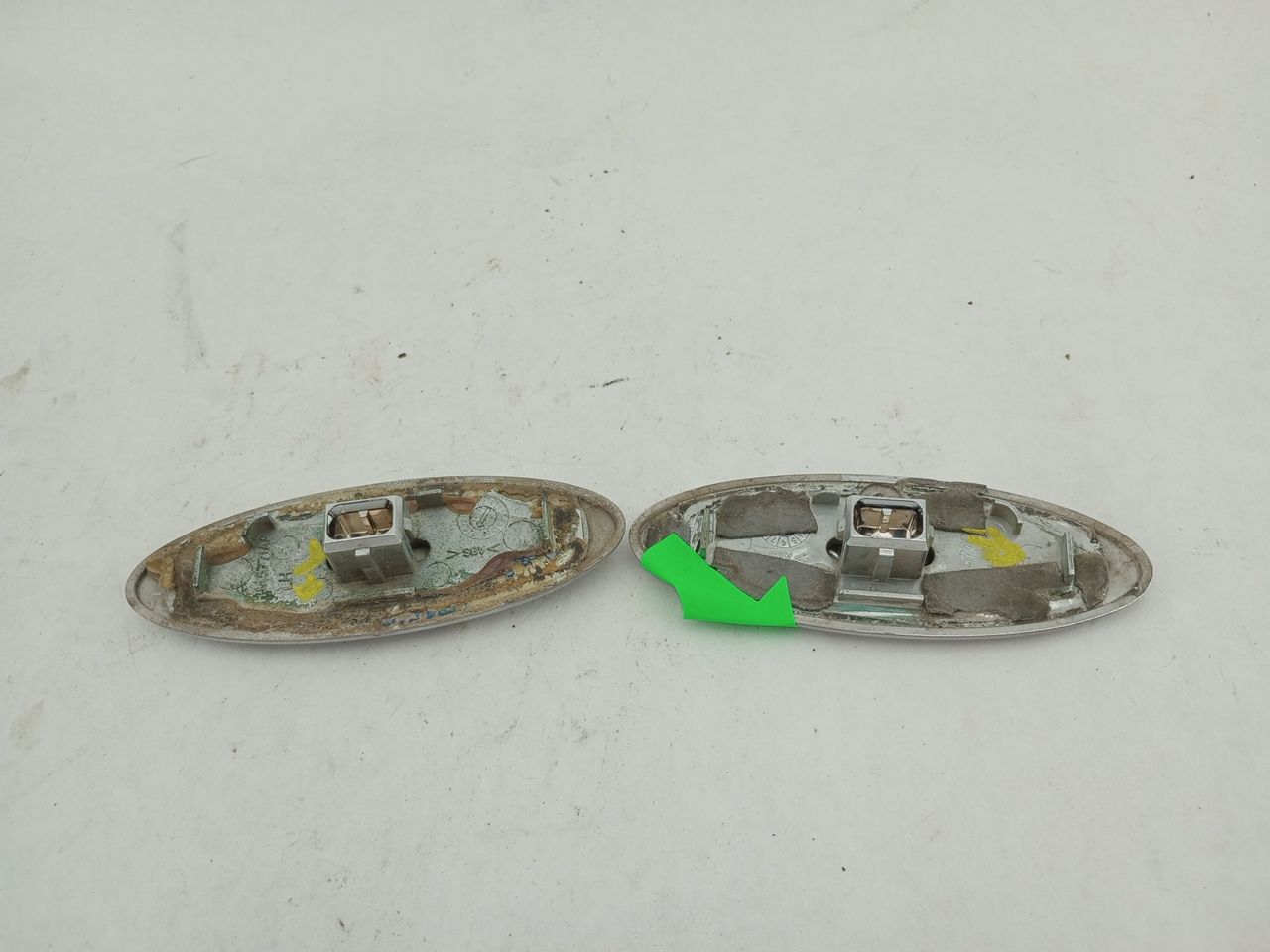 Jaguar XK8 Pair of Front Fender Badges - 0