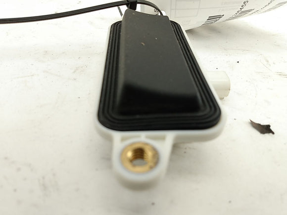 Tesla Model S Liftgate Handle