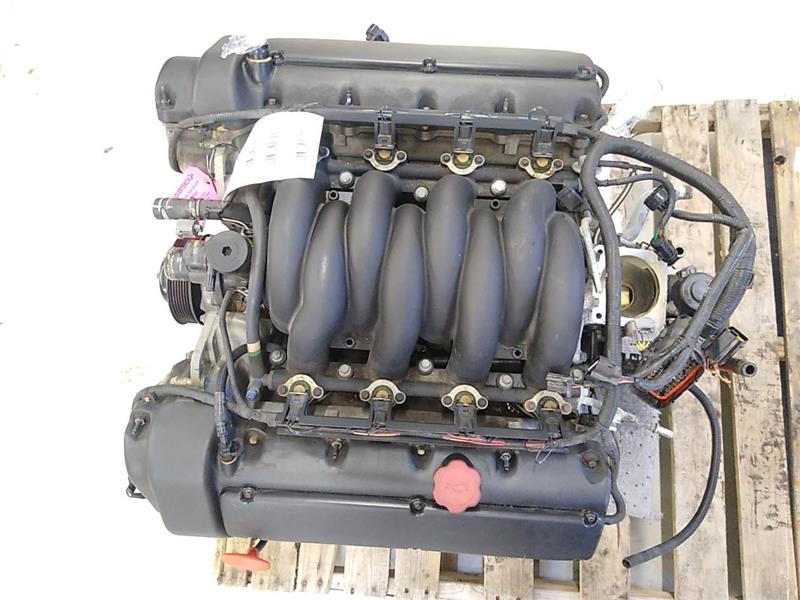 Jaguar XK8 Engine Assembly With Accessories