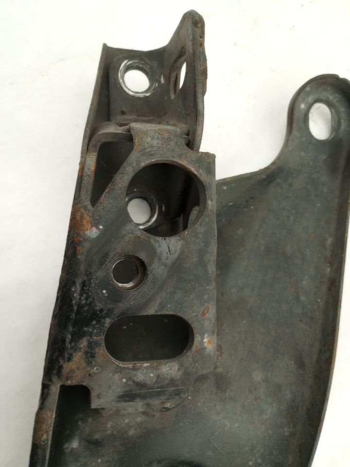 Jaguar XK8 Back Right & Left Subframe Mounting Bracket