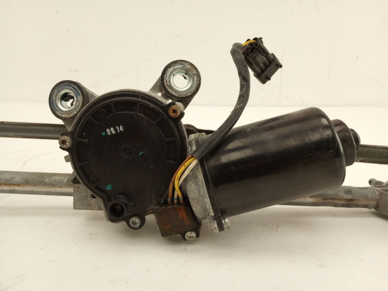 Saab 9-3 Front Windshield Wiper Motor