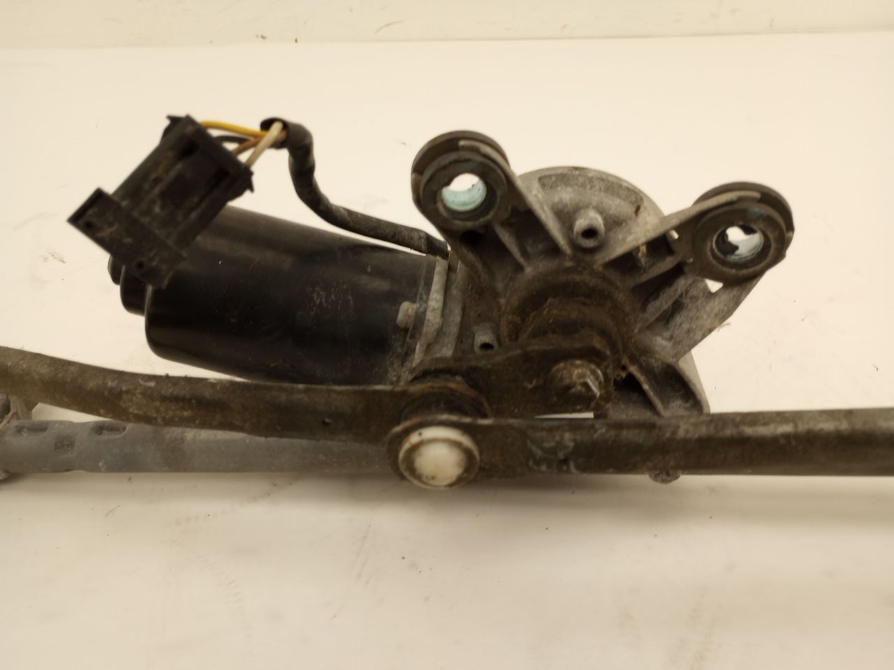 Saab 9-3 Front Windshield Wiper Motor