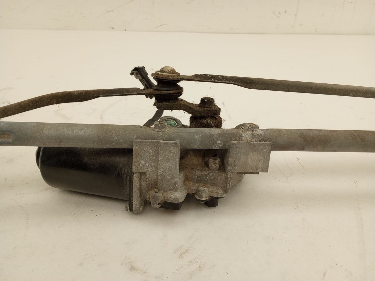 Saab 9-3 Front Windshield Wiper Motor