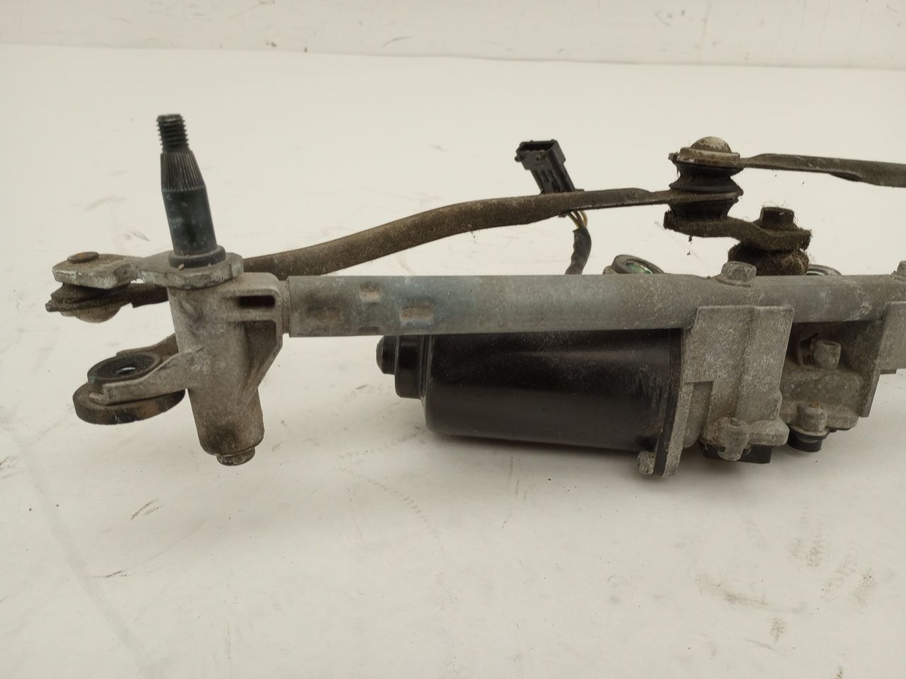 Saab 9-3 Front Windshield Wiper Motor