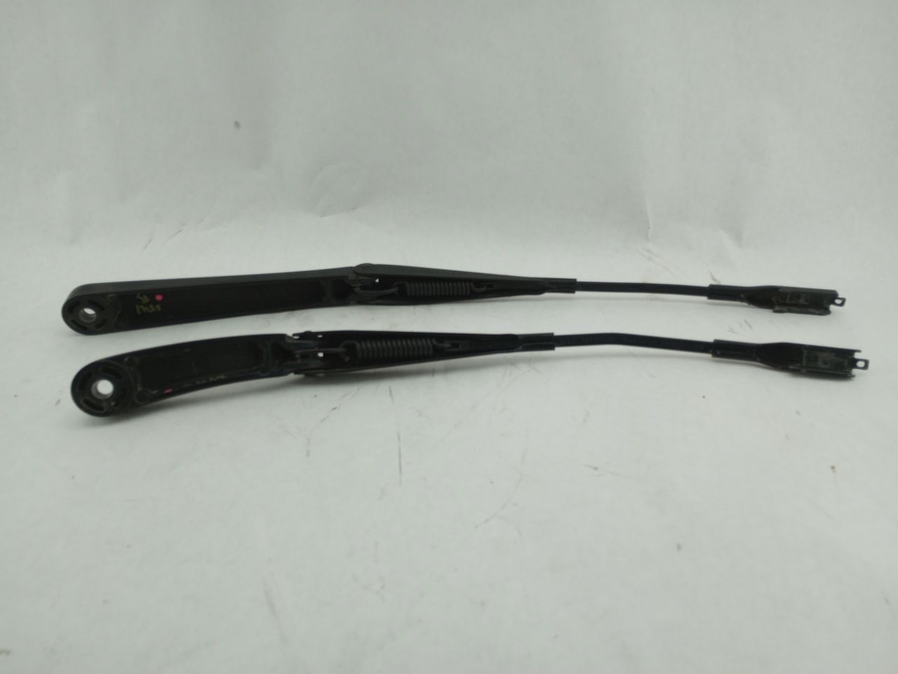 Saab 9-3 Pair Of Windshield Wiper Arms - 0