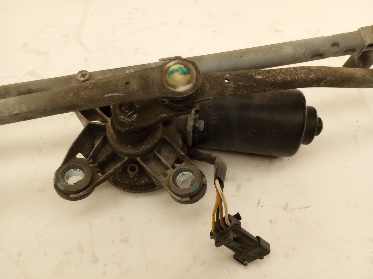 Saab 9-3 Front Windshield Wiper Motor