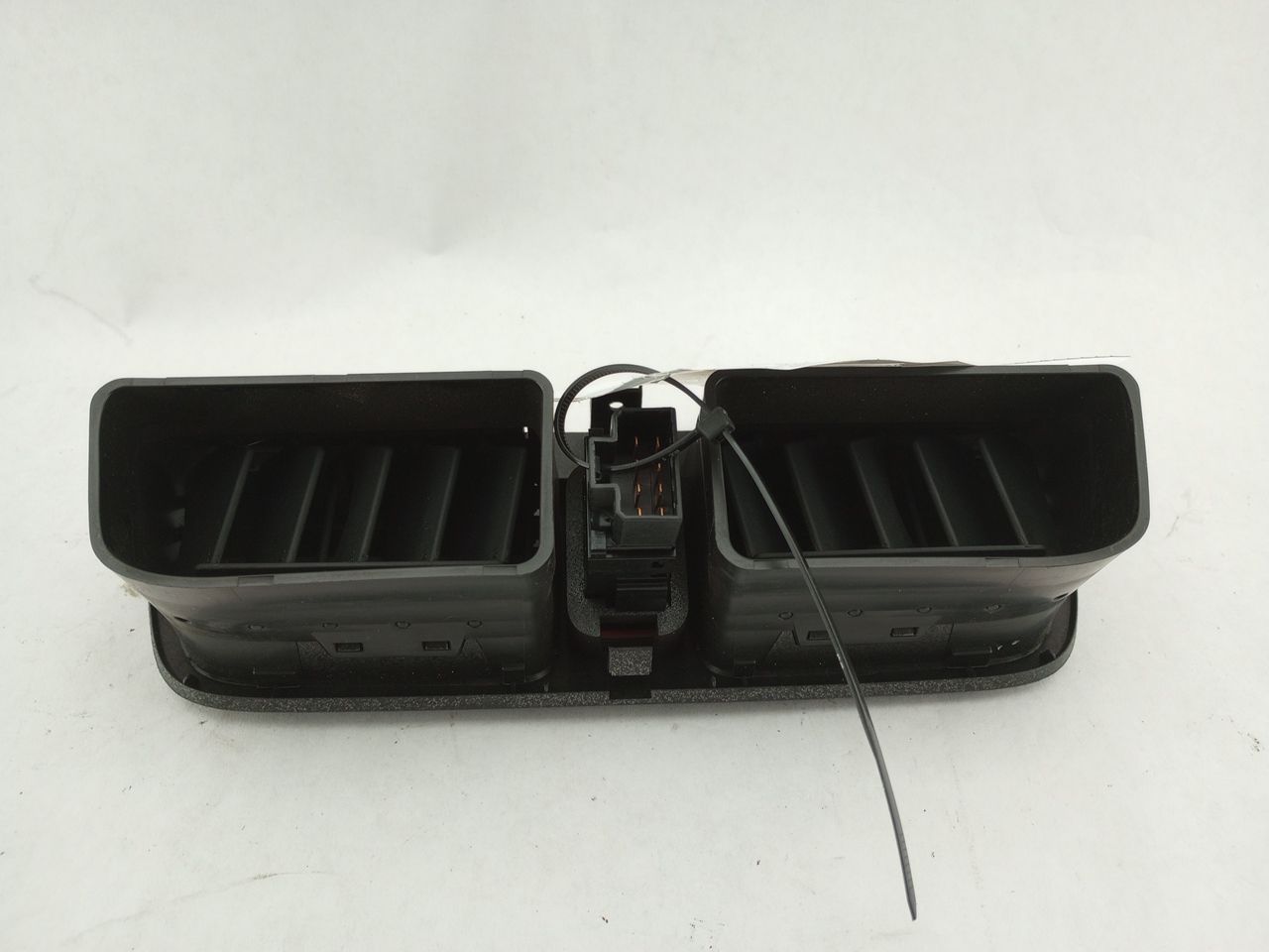 Saab 9-2X Front Center Dash Vent - 0