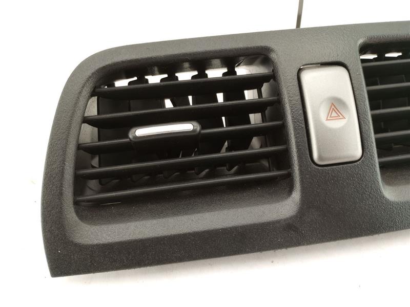 Saab 9-2X Front Center Dash Vent