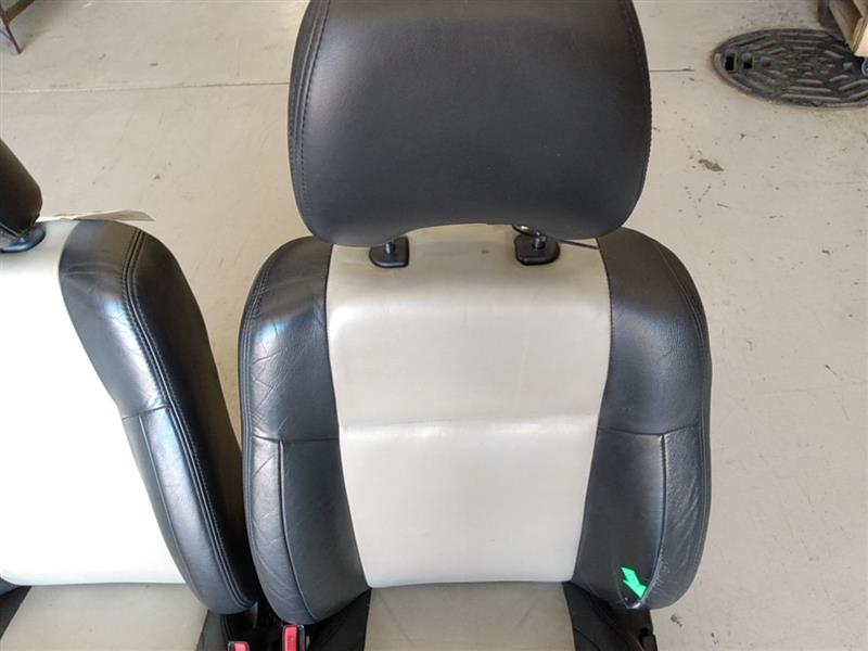 Saab 9-2X Front Seat Set