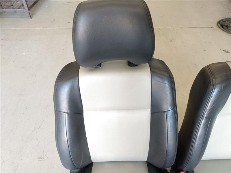 Saab 9-2X Front Seat Set