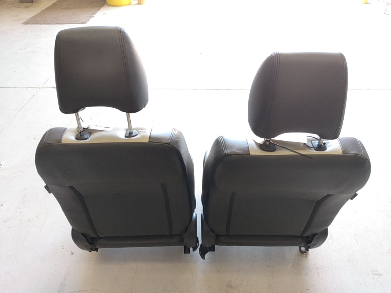 Saab 9-2X Front Seat Set