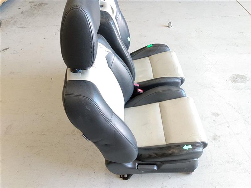 Saab 9-2X Front Seat Set