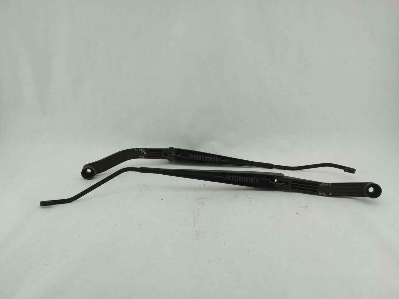 Saab 9-2X Front Windshield Wiper Arms - 0