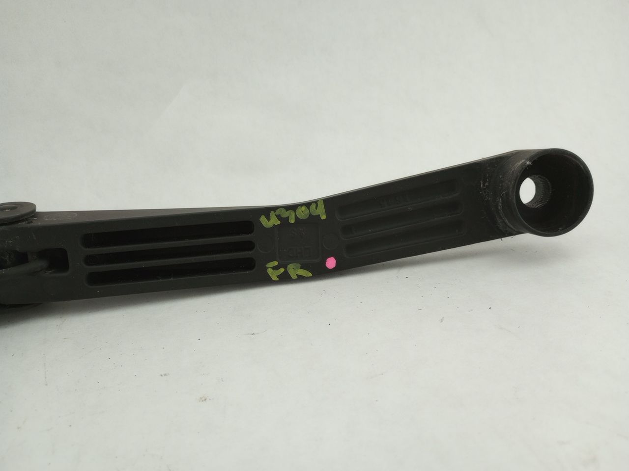 Saab 9-2X Front Windshield Wiper Arms