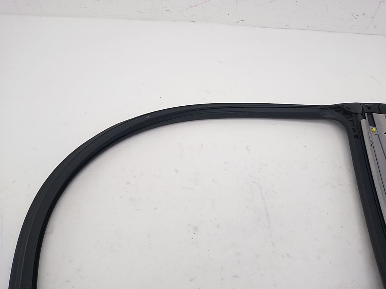 Saab 9-2X Front Upper Right Side Door Moulding