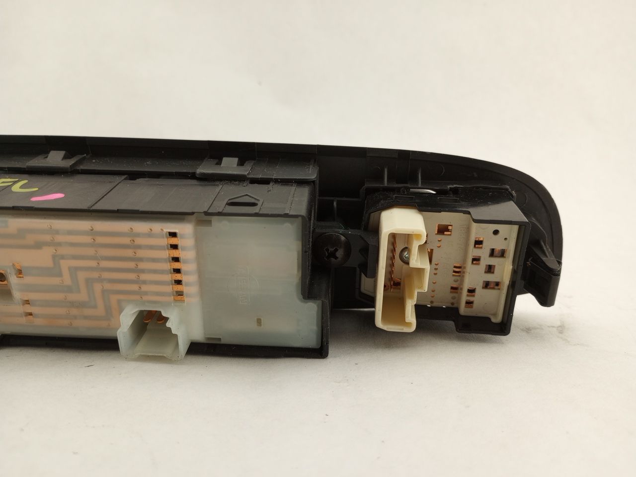 Saab 9-2X Front Left Door Switch