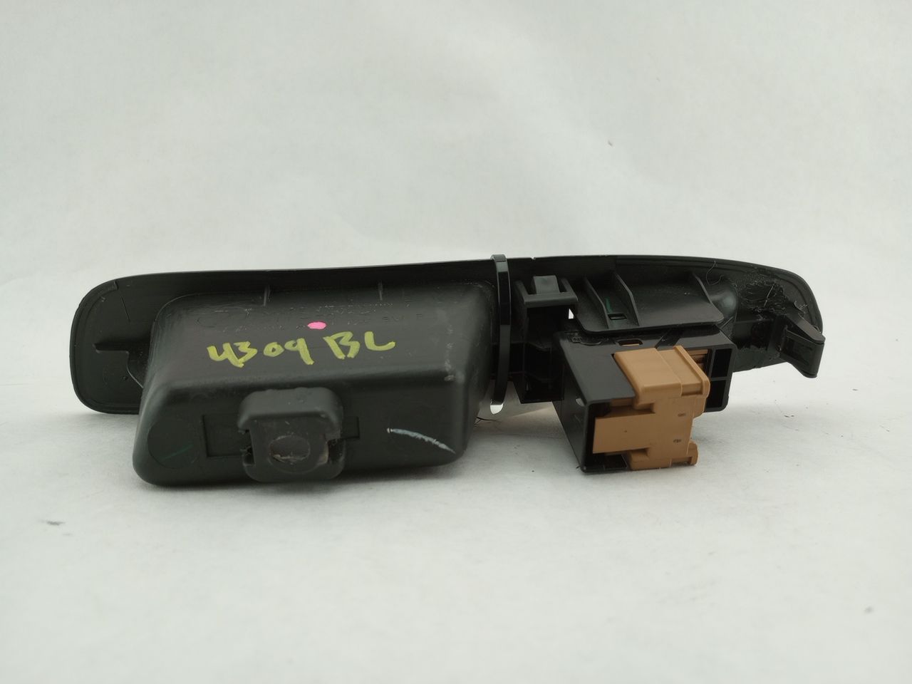 Saab 9-2X Rear Left Door Switch - 0