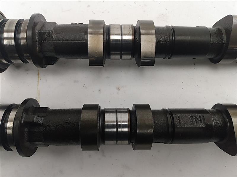 Saab 9-2X Pair Of Front Left Camshafts