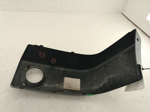 Land Rover Discovery Front Right Bumper End Cap