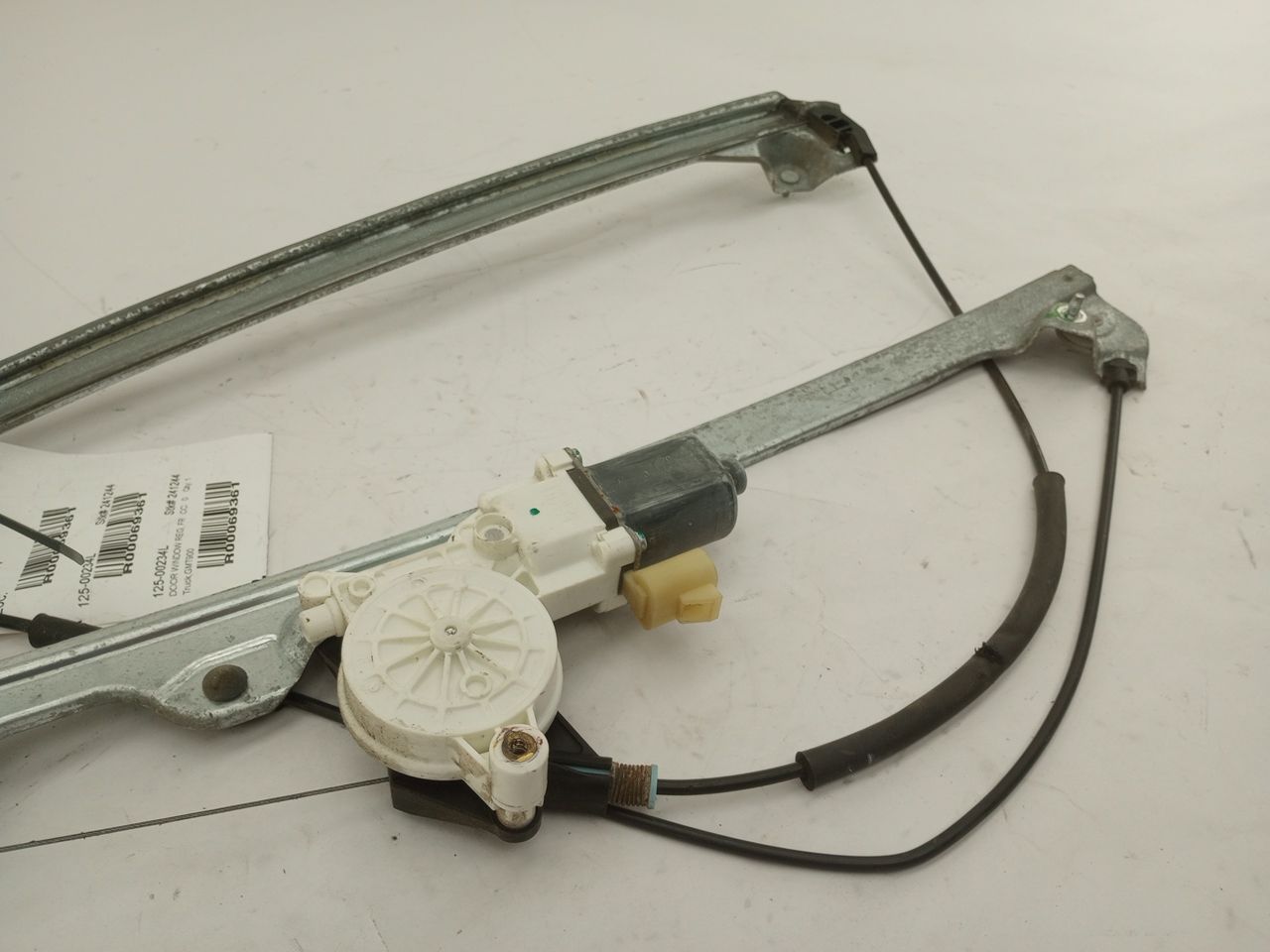 Chevrolet Silverado 1500 Front Left Door Window Regulator