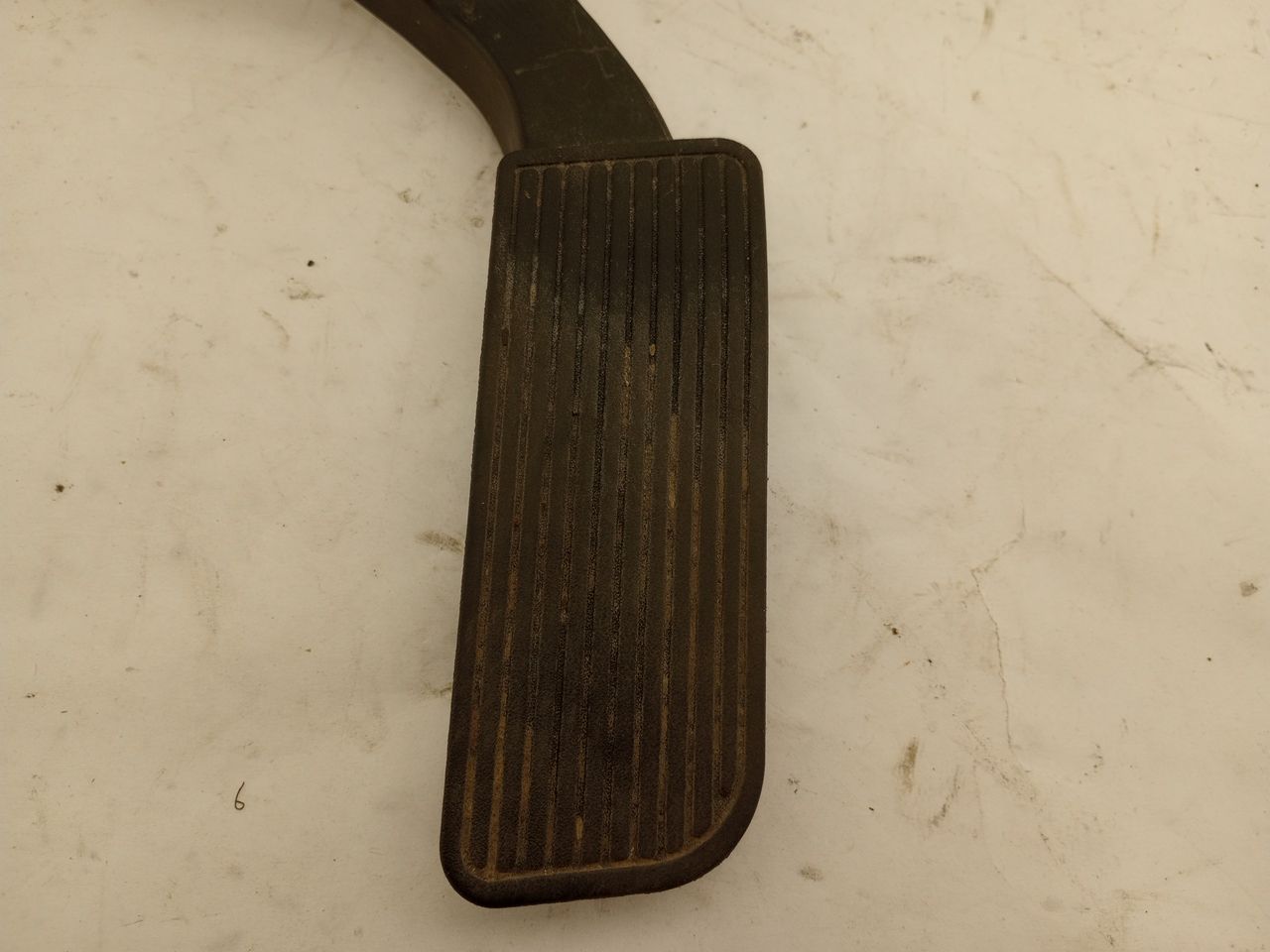 Chevrolet Silverado 1500 Accelerator Pedal