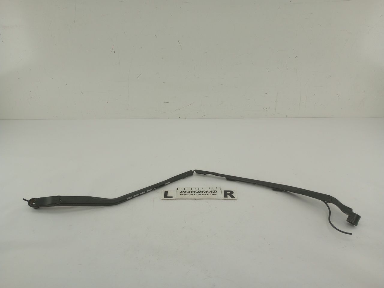 Chevrolet Silverado 1500 Pair Of Windshield Wiper Arms