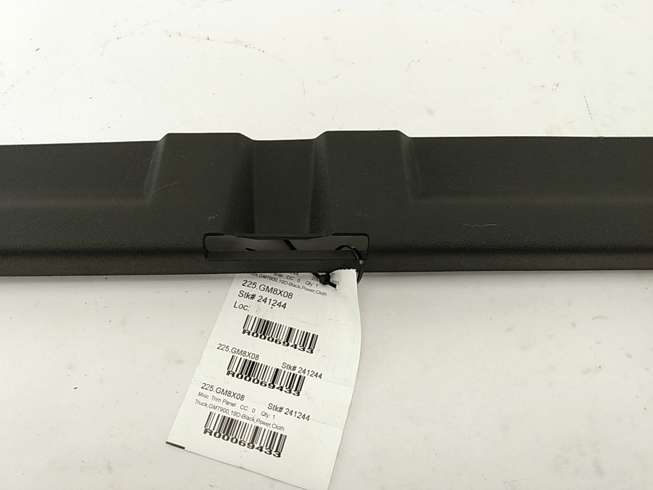 Chevrolet Silverado 1500 Cab Rear Window Trim Bezel