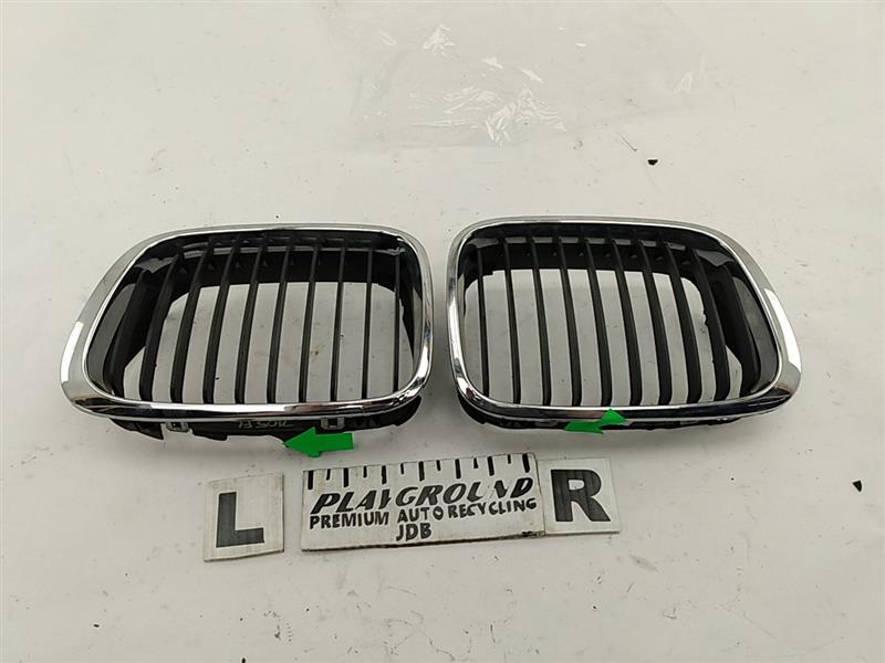 BMW 325i Pair Of Front Grilles