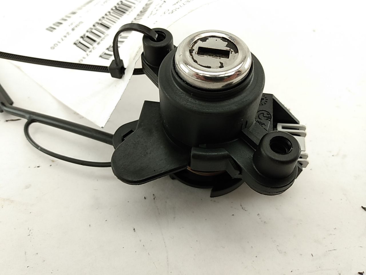 BMW 325i Trunk Lock Cylinder Assembly