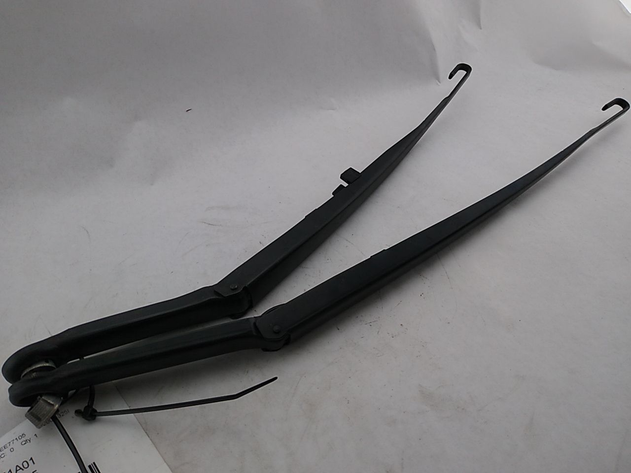 BMW 325i Pair Of Front Windshield Wiper Arms - 0