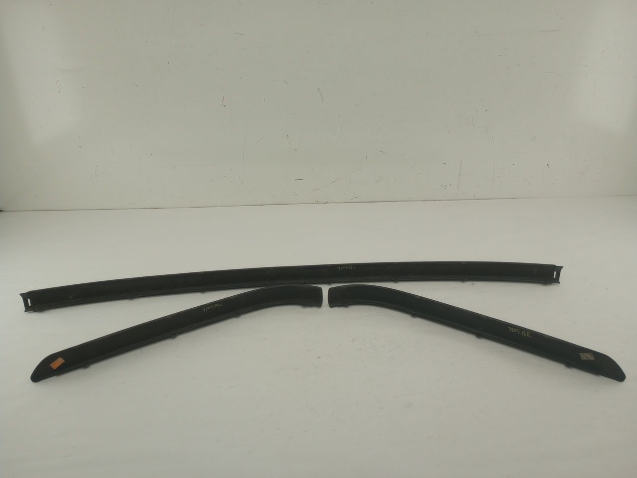 BMW 325i Rear Bumper Trim Set - 0