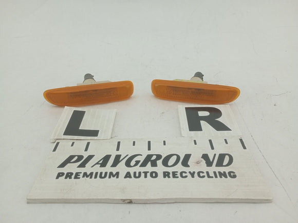 BMW 325i Pair Of Side Markers
