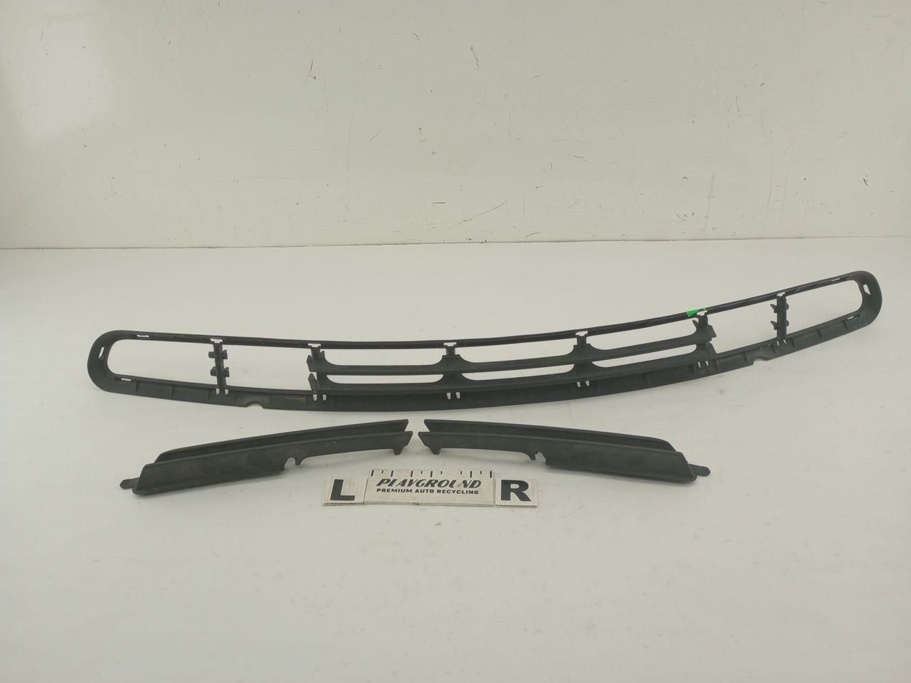 BMW 325i Lower Front Grille Set