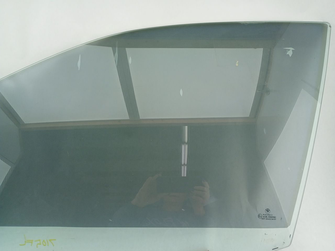 BMW 325i Front Left Door Glass