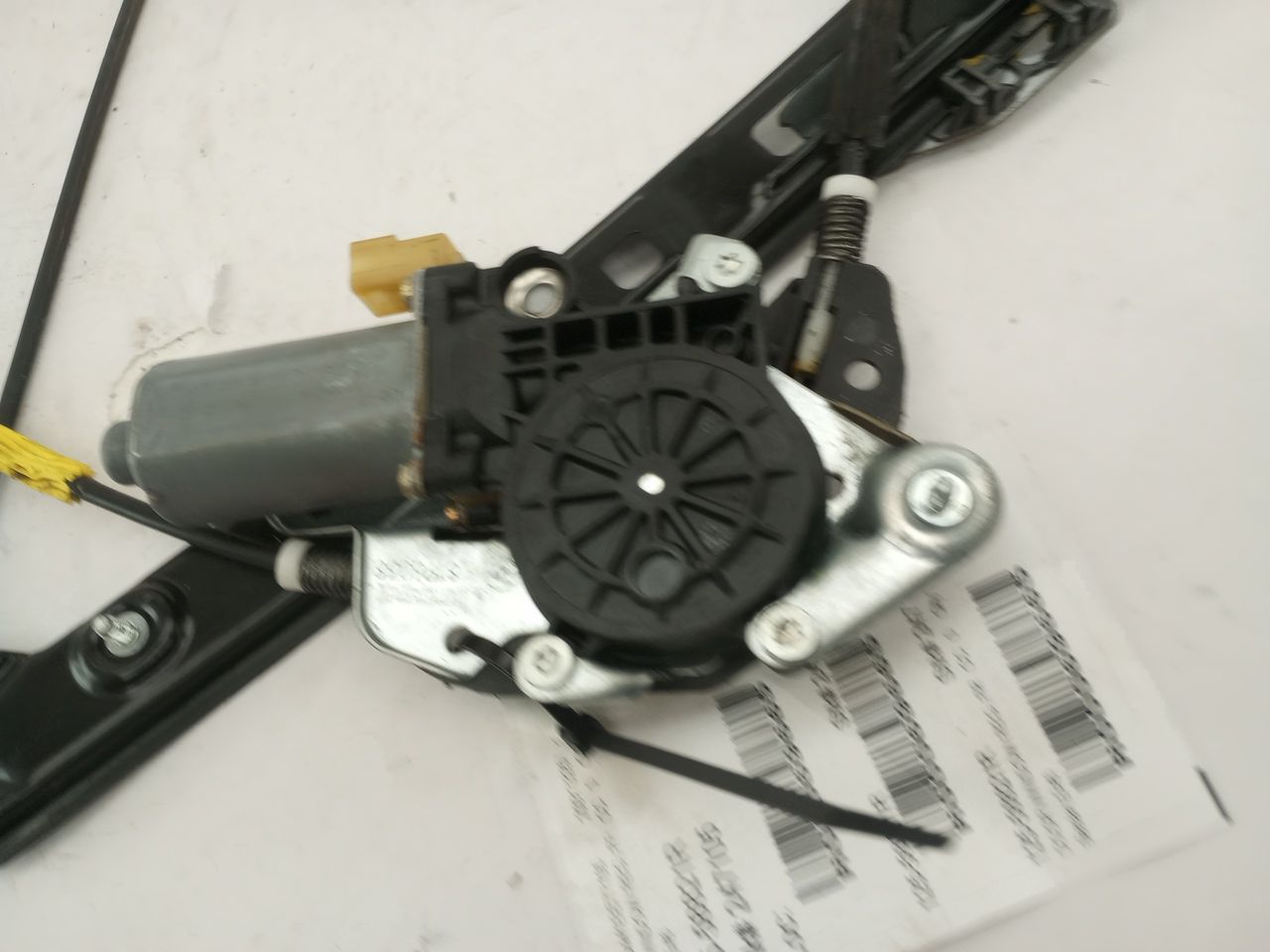 BMW 325i Front Right Window Regulator