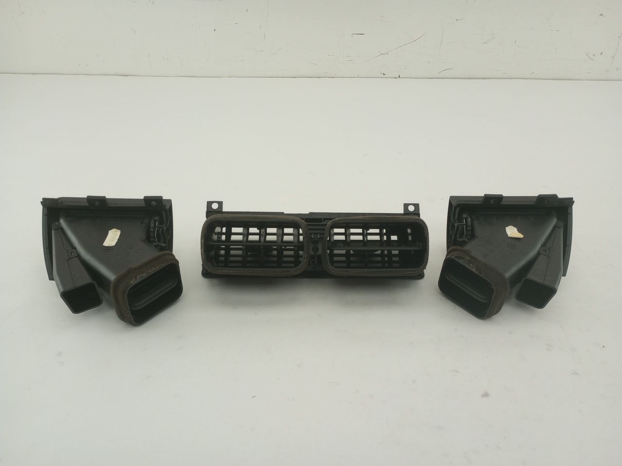 BMW 325i Set Of HVAC Vents - 0