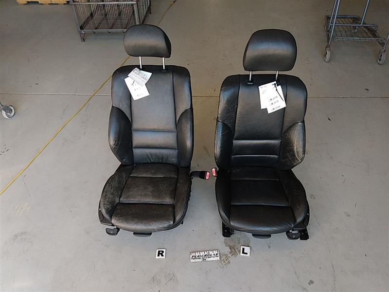 BMW 325i Front Seat Set