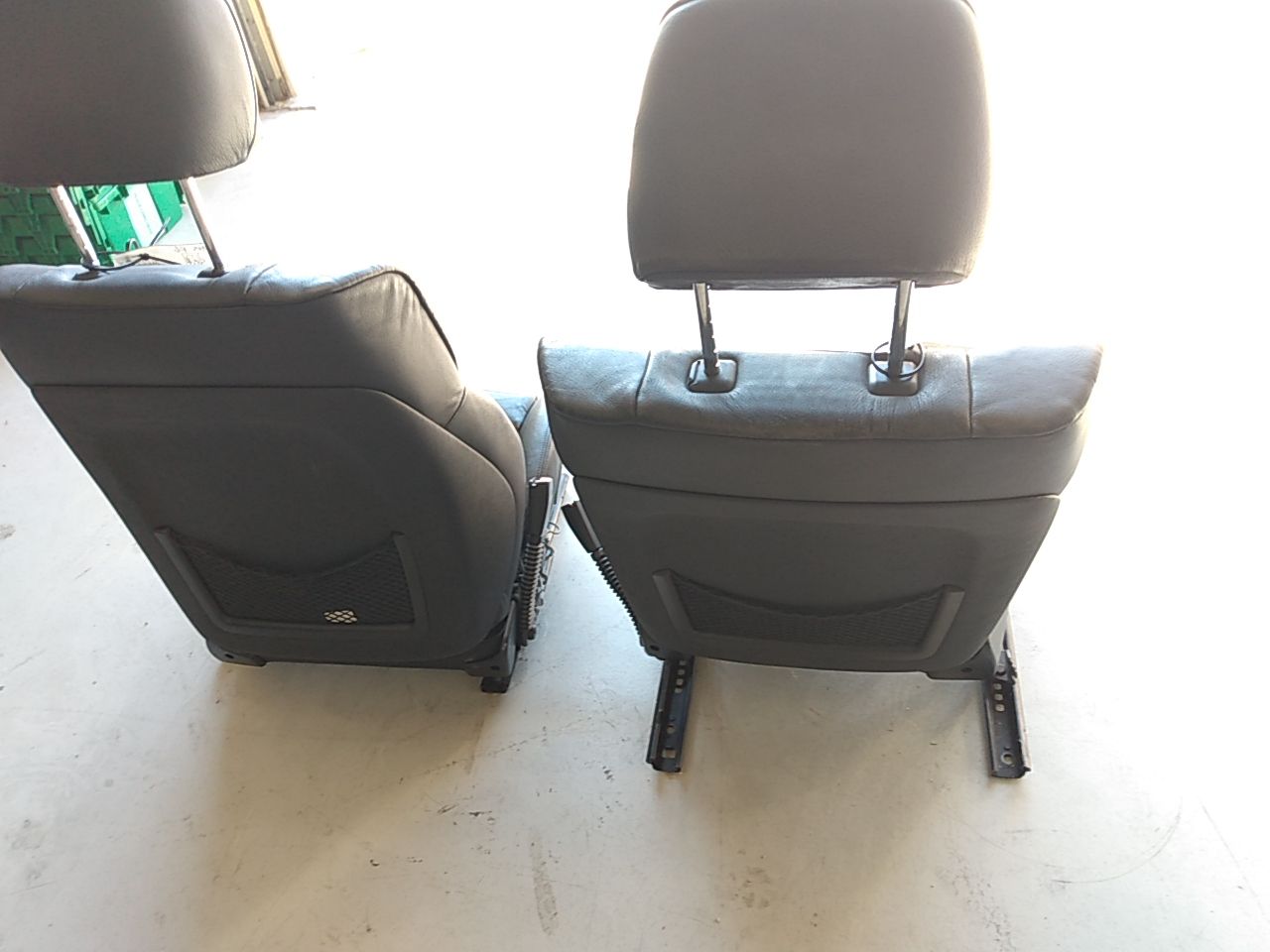 BMW 325i Front Seat Set