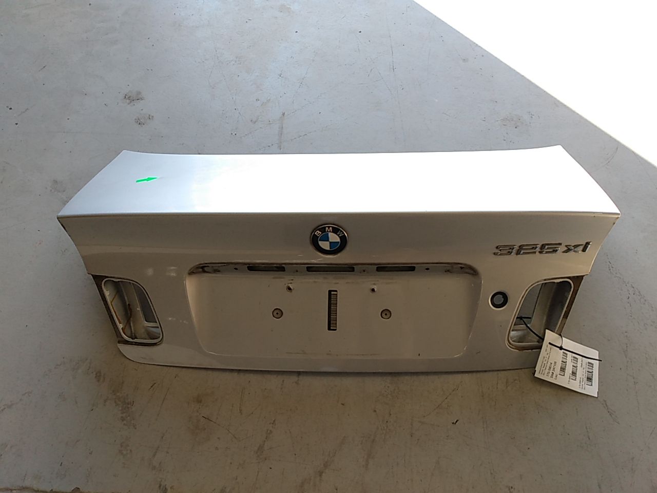 BMW 325i Decklid - 0