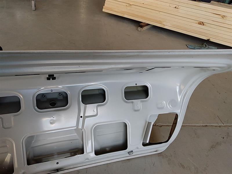 BMW 325i Decklid