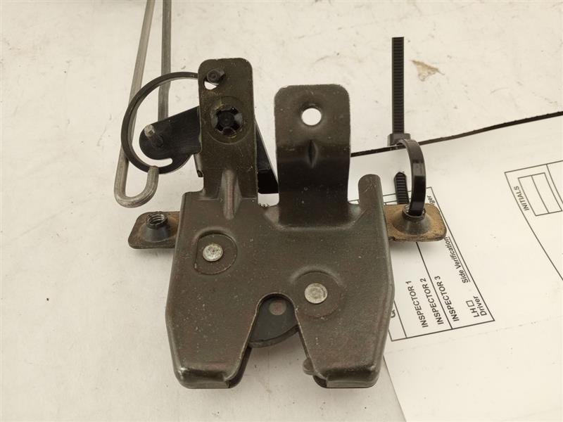 BMW 318i Rear Trunk Latch And Lock