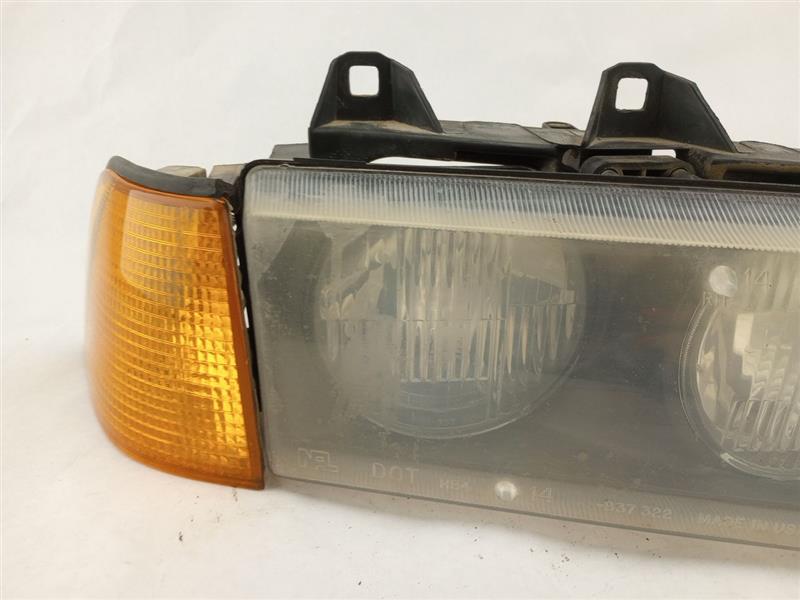 BMW 318i Front Right Headlamp