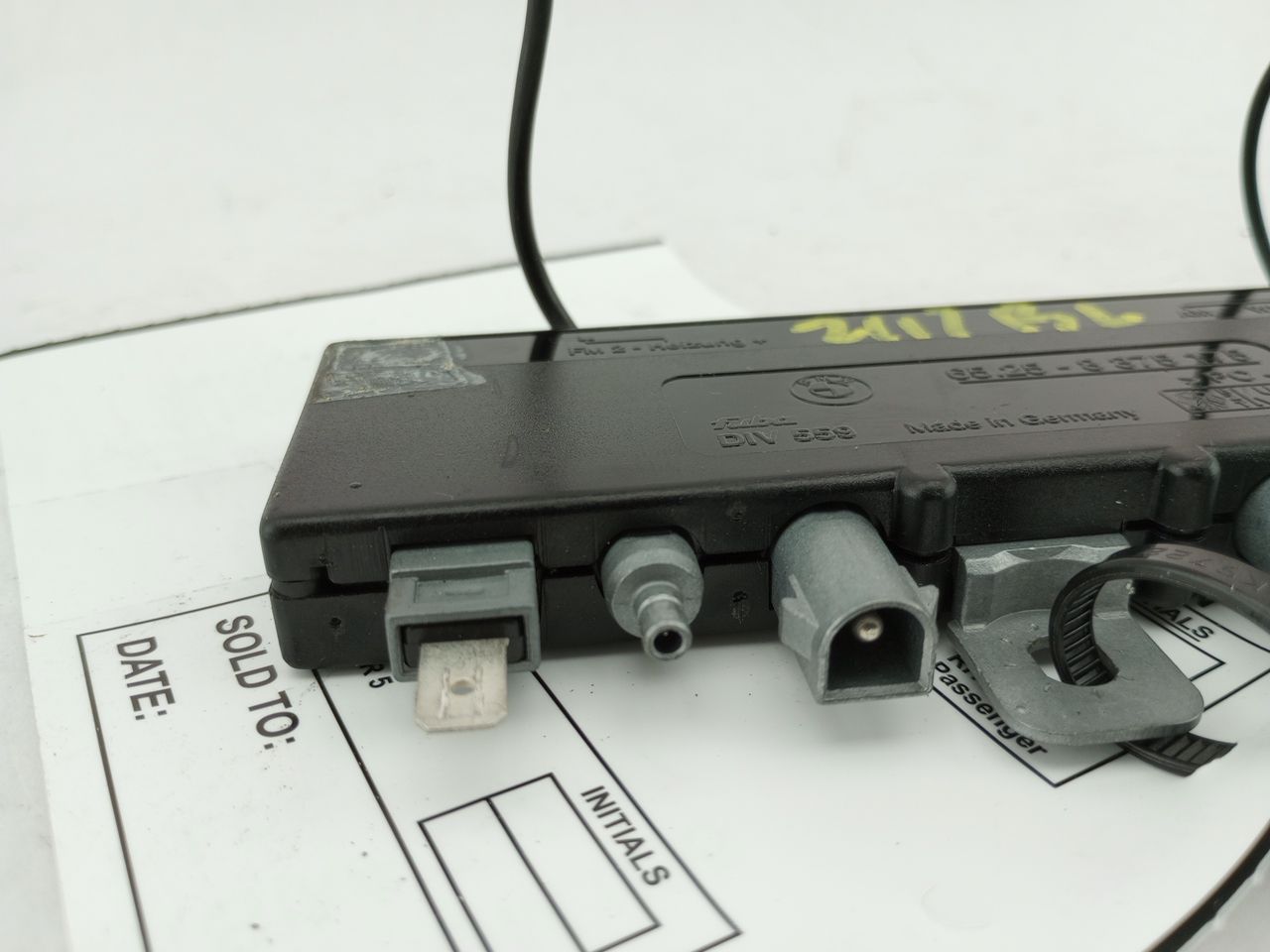 BMW 318i Radio Antenna Amplifier