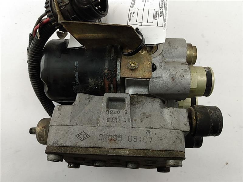 BMW 318i ABS Pump Assembly