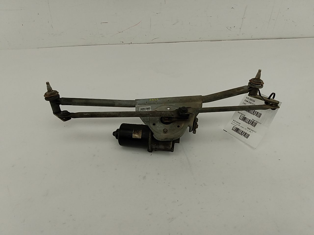 BMW 318i Windshield Wiper Motor & Transmission - 0