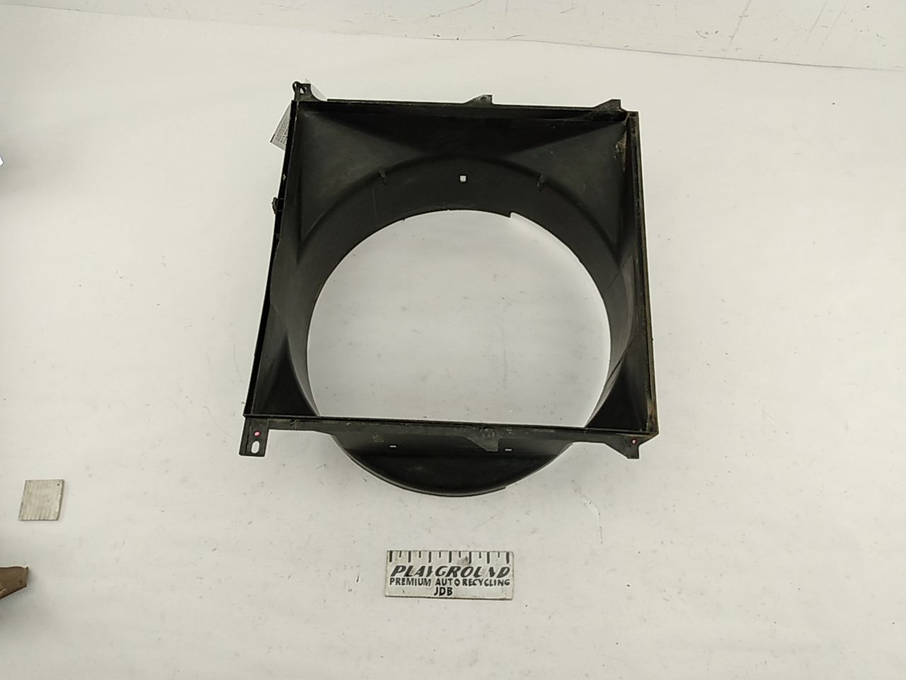 BMW 318i Radiator Fan Shroud