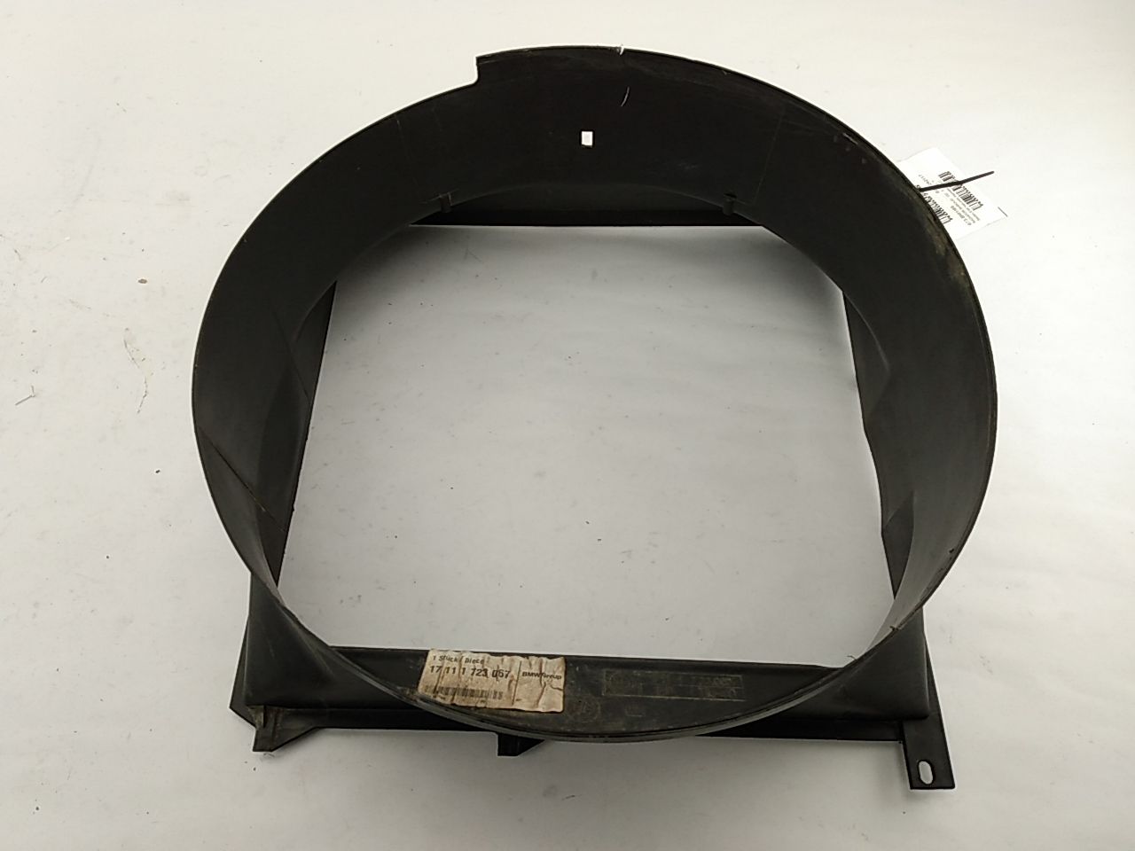 BMW 318i Radiator Fan Shroud